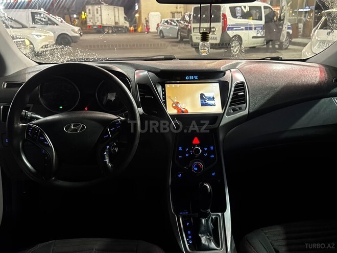 Hyundai Elantra-7