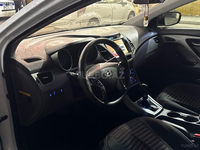 Hyundai Elantra-6
