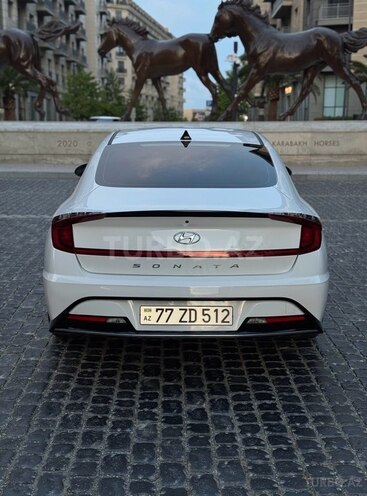 Hyundai Sonata-11