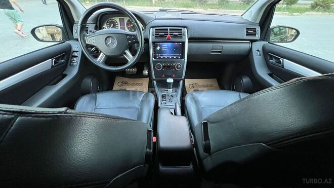 Mercedes B 180-15