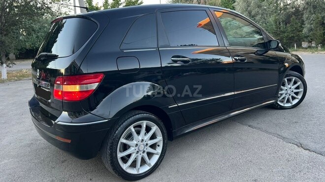 Mercedes B 180-10