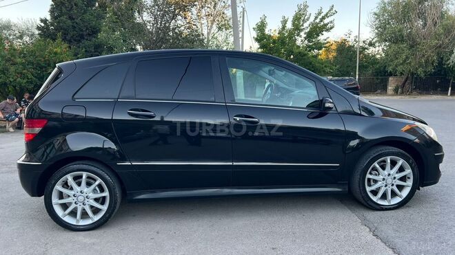 Mercedes B 180-20