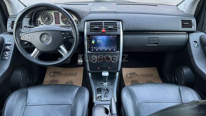 Mercedes B 180-16