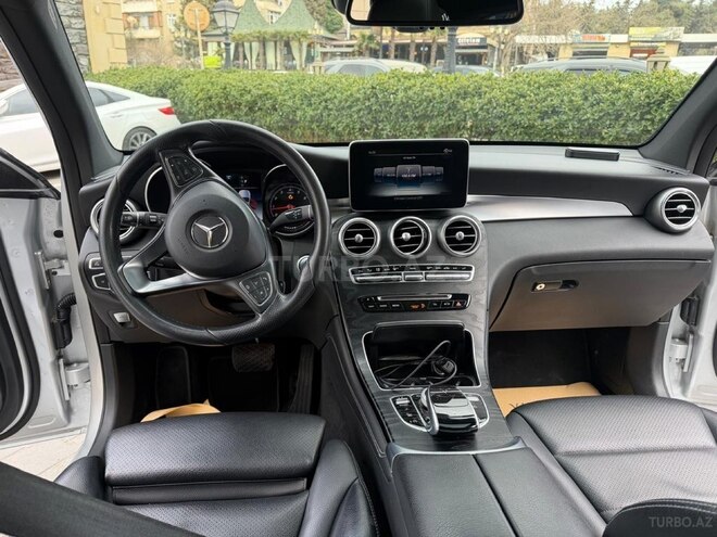 Mercedes GLC 300-8