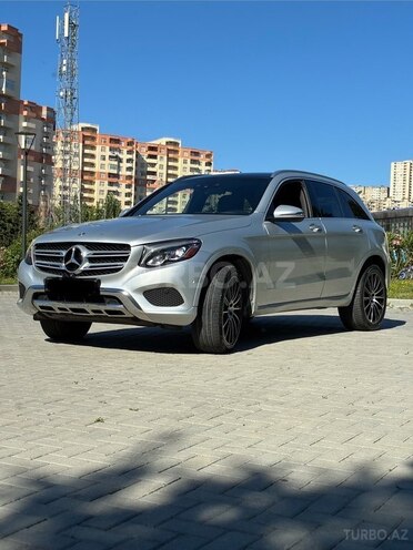 Mercedes GLC 300-1