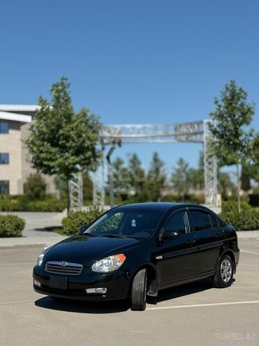 Hyundai Accent-2