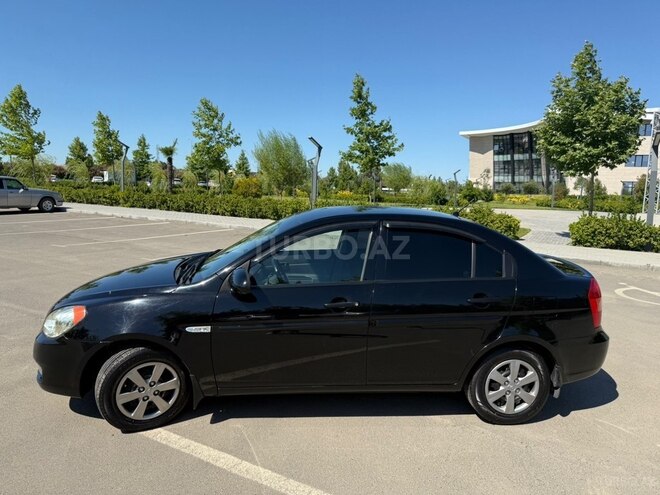 Hyundai Accent-5
