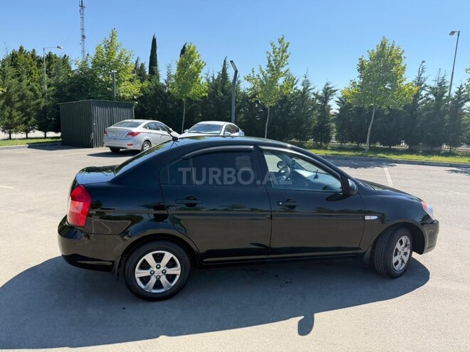 Hyundai Accent-6