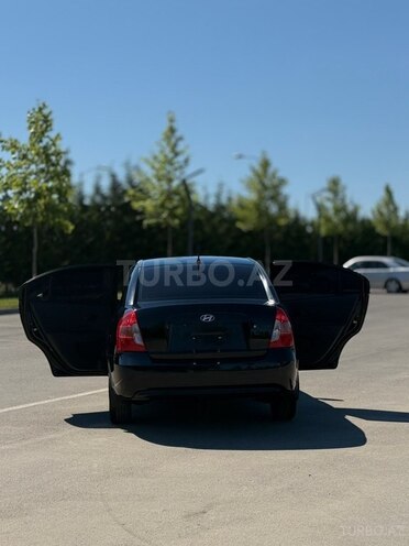 Hyundai Accent-4