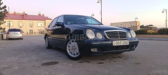 Mercedes E 270-6