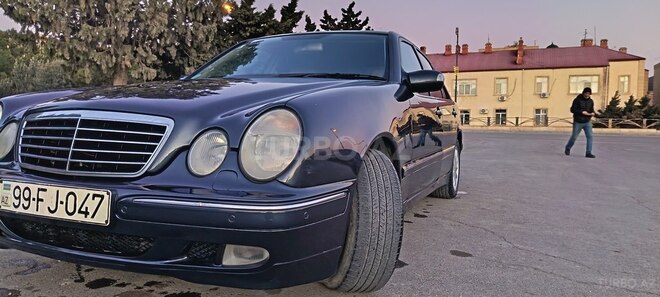 Mercedes E 270-7