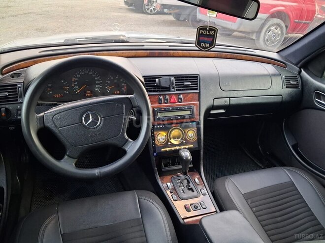 Mercedes C 200-2