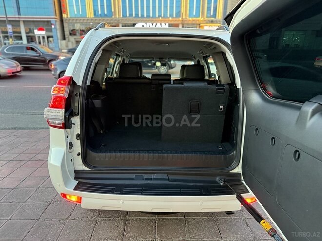 Toyota Land Cruiser Prado-12