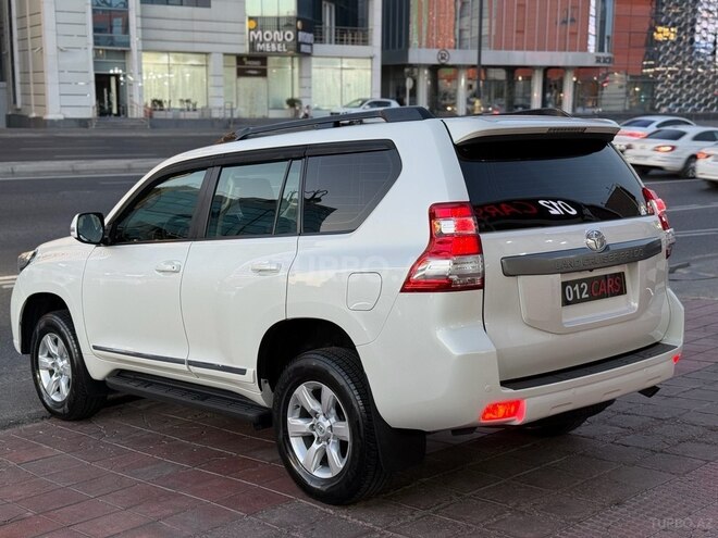 Toyota Land Cruiser Prado-4