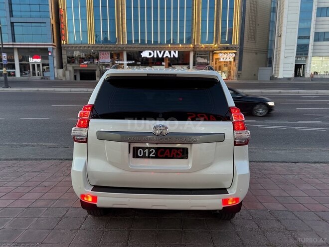 Toyota Land Cruiser Prado-5