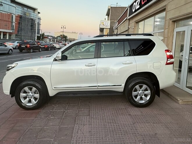 Toyota Land Cruiser Prado-3