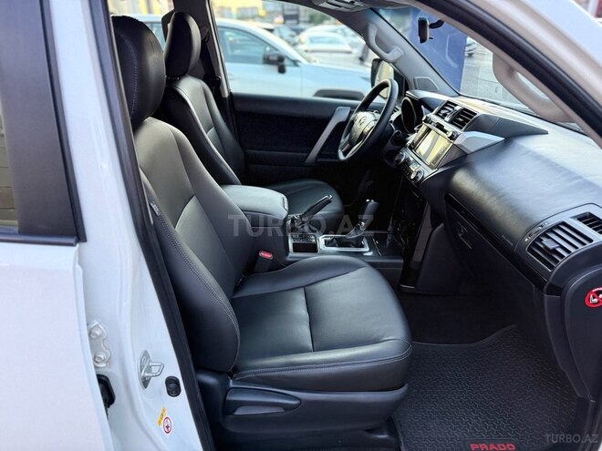 Toyota Land Cruiser Prado-11