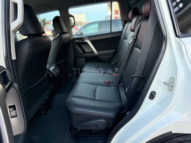 Toyota Land Cruiser Prado-10