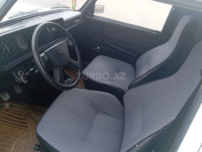 LADA (VAZ) 2107-21