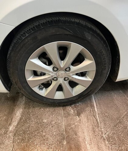 Hyundai Accent-18