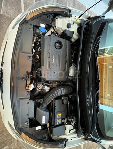 Hyundai Accent-16
