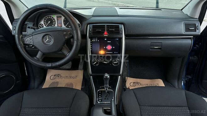 Mercedes B 180-19