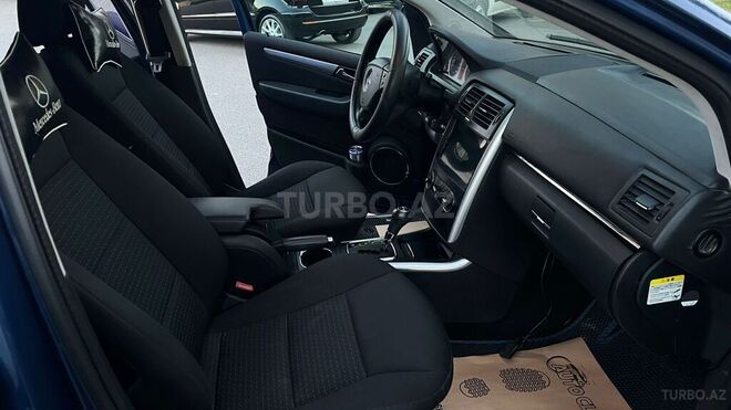 Mercedes B 180-16