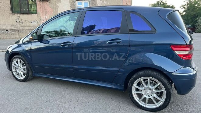 Mercedes B 180-18