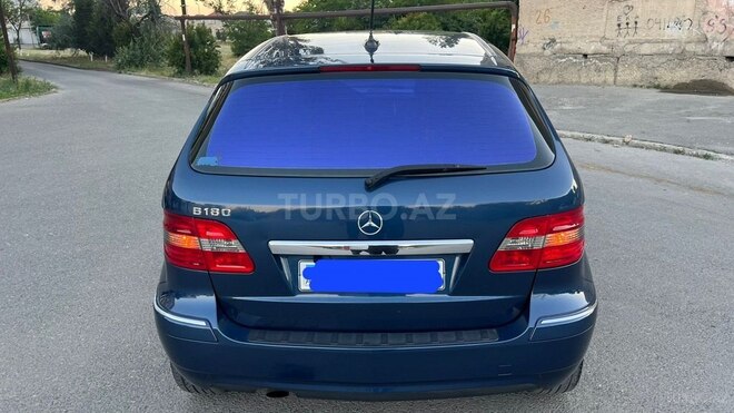 Mercedes B 180-5