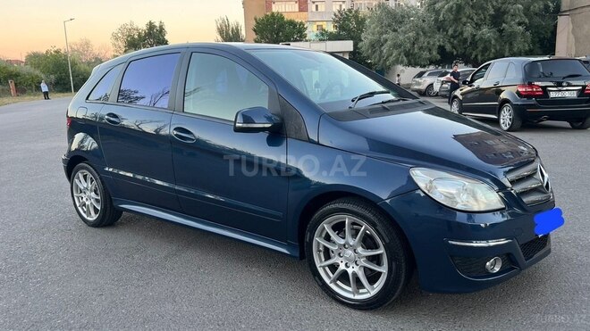 Mercedes B 180-7