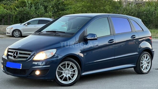 Mercedes B 180-9