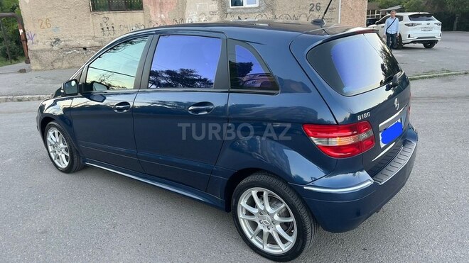 Mercedes B 180-3
