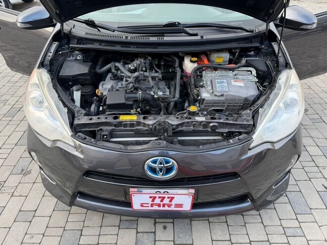 Toyota Aqua-17