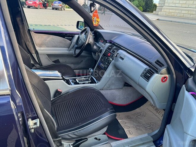 Mercedes E 200-7