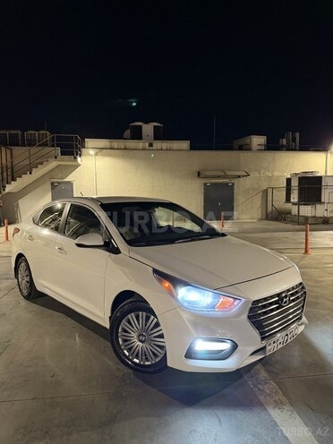 Hyundai Accent-1