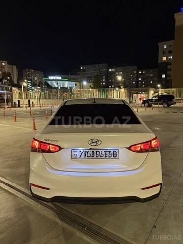 Hyundai Accent-2