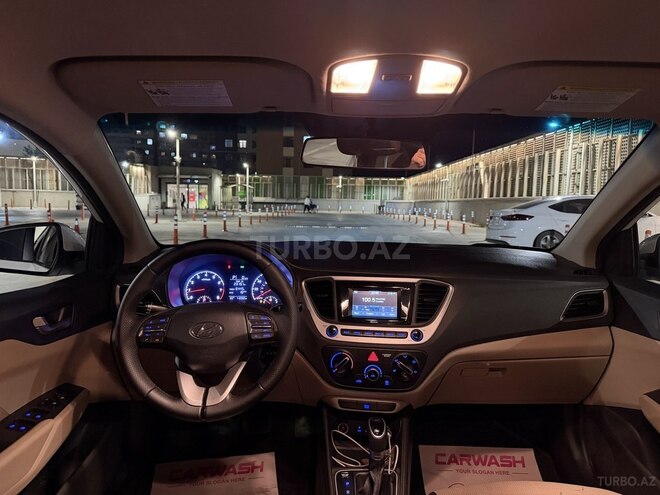 Hyundai Accent-3