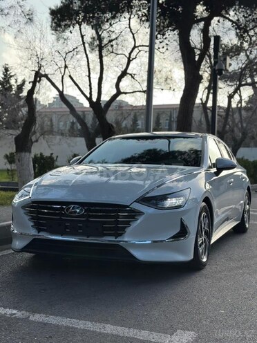 Hyundai Sonata-1
