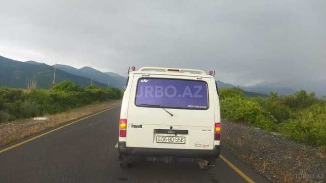 Ford Transit-3