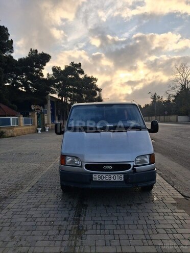 Ford Transit-1