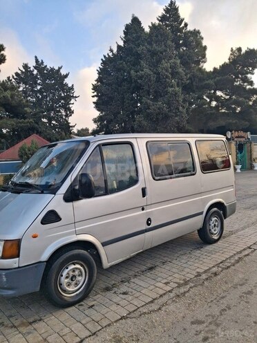 Ford Transit-5