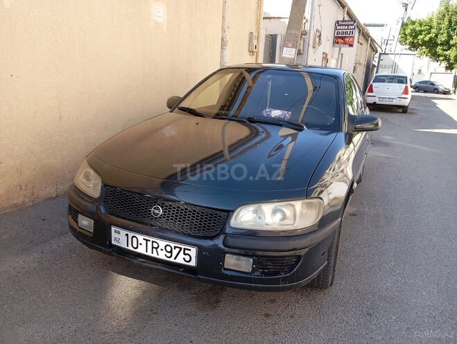 Opel Omega-1