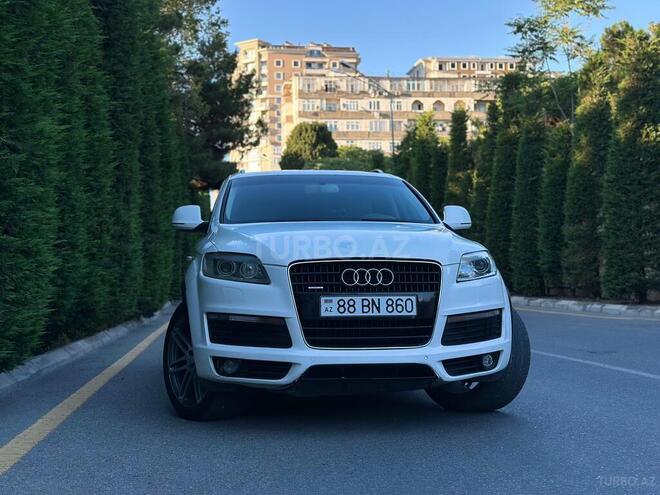 Audi Q7-1