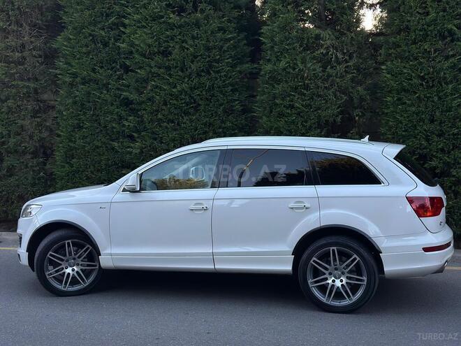 Audi Q7-4