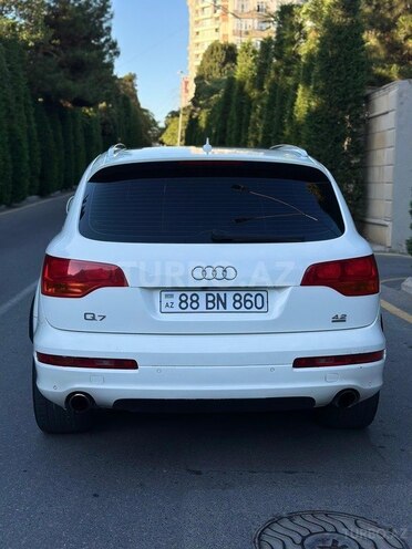 Audi Q7-7