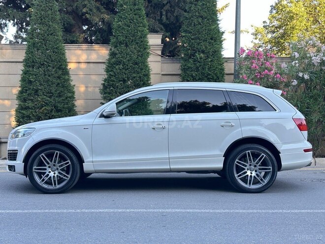 Audi Q7-6