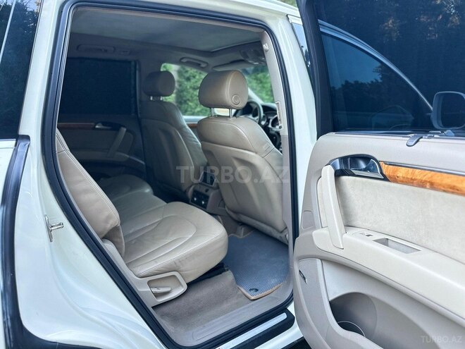 Audi Q7-9