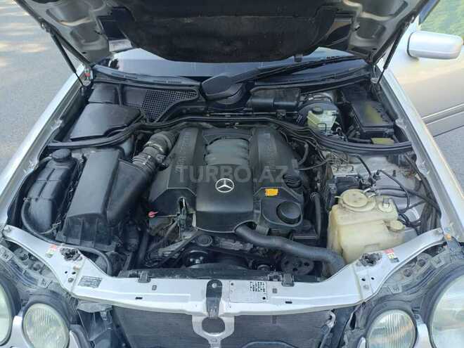 Mercedes E 240-6