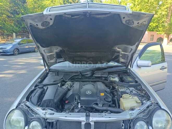 Mercedes E 240-7