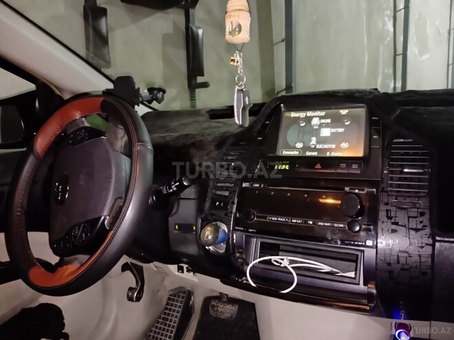 Toyota Prius-5